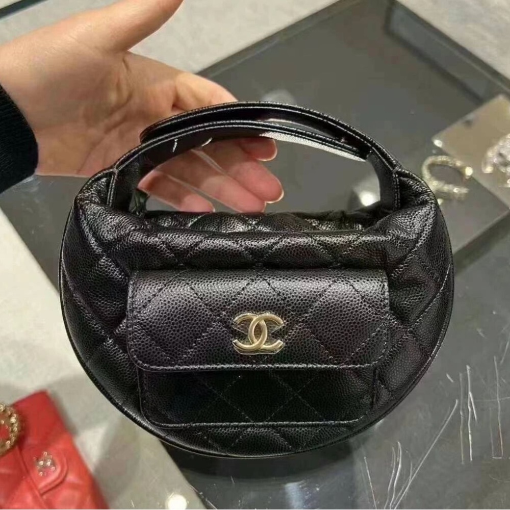 Chanel 23b mini hoop